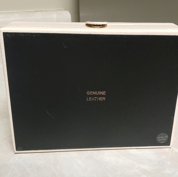 Pandora jewelry box - Picture 4 of 7